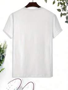 Camiseta da turnê "Sparkle Date" de Larsson, ideal para uso diário ou para sair com os amigos. Feita em algodão macio e respirável, está disponível em vários tamanhos. Com modelagem solta, é perfeita para um estilo urbano, casual e moderno. - Branco - Ver 2