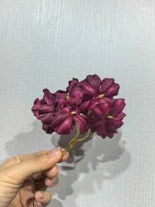 1支中式发簪 - 酒红色莲花发簪,饰以红色花朵和绿色叶子,适合婚礼和日常发型,可用于发髻、辫子、马尾辫 - 传统发饰,适合亚洲发型,复古红色花朵发簪,可搭配汉服、旗袍和新娘花饰。发饰 - 紅色 - 查看 5