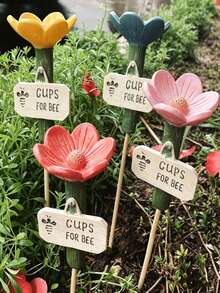 Flower-Shaped Bee Feeder, Outdoor Hanging Water Dispenser, Reusable Bee, Butterfly, And Hummingbird Feeding Station, Outdoor Garden Decoration. - Multiple Styles - View 4