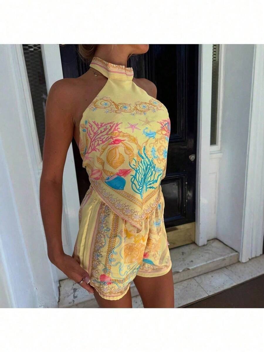 Elegante conjunto de top halter con estampado tropical y shorts para mujer, perfecto para looks de playa de verano o aventuras en festivales. - Amarillo - Ver 1