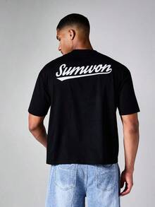 Camiseta gráfica con logotipo de la marca , cuello redondo, manga corta, corte holgado, estampado en la parte superior de la espalda, estilo casual de verano, ropa de calle. V58L - Negro - Ver 1