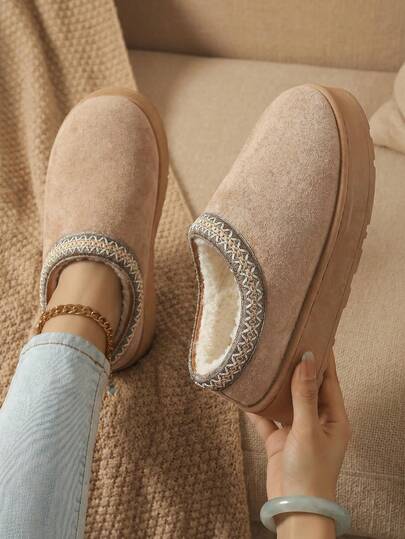 Nuevas botas de tobillo, zapatillas de cuña con volantes, éxito de de invierno para mujeres, botas de nieve para parejas, suelas gruesas antideslizantes, cálidas y sencillas, retro para interiores/exteriores