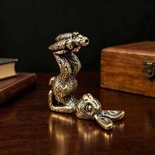 Vintage Brass Rabbit Figurine, Fun Rabbit Stepping On Carrot, Handmade With Clear Distressed Texture, Creative Personalized Tea Pet Desktop Ornament, Craft Decor For Study, Tea Table, Office, Lively Cute Zodiac Rabbit - 1PC - View 1