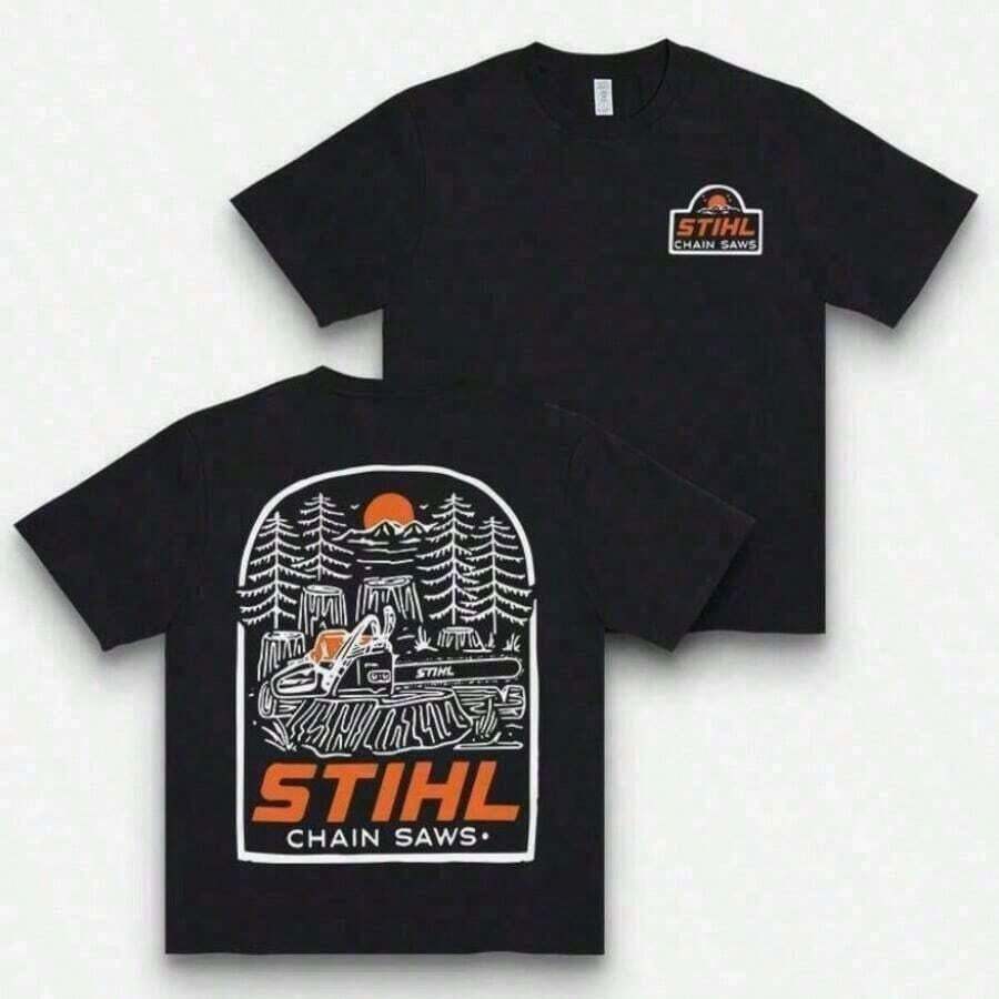STIHL Into The Woods T-Shirt, Stihl Graphic T-Shirt, Casual Lumberjack T-Shirt, Forestry Workwear, Y2K, Back To School T-Shirt, Gift For Men And Women, Men's Graphic Clothing - 黑色 - 查看 1