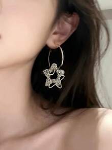 一对精致时尚夸张优雅耀眼星形设计奢华甜美耳环，适合派对和聚会佩戴 - 銀色 - 查看 5