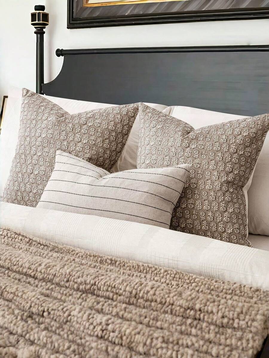 2pcs Spring Blue Green Hydrangea Decorative Pillowcases, Vintage Floral Seasonal Summer Outdoor Decorative Pillowcases, Linen Sofa Cushion Covers - Coffee Brown - View 1