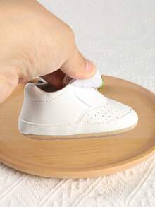 1雙男女童時尚百搭魔鬼氈設計幼兒運動鞋 白色運動鞋，適穿春秋冬季 - 白色 - 查看 7