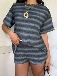 Conjunto de camiseta de manga corta y pantalones cortos de punto a rayas para mujer de estilo casual - Gris Oscuro - Ver 5