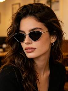 1 Pair New Triangle Ocean Lens Small Frame Metal Fashion Street Style Decorative Fashion Glasses - Silver - View 2