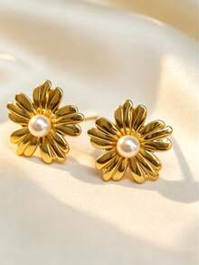 Vintage Sweet Daisy Stud Earrings, Gold-Plated 3D Petal Texture, 304 Stainless Steel Skin-Friendly Hypoallergenic, Eye-Catching Accessory For Wedding Bridesmaid, Best Friend Gathering, Summer Travel, Back To School, Global Vacation, Business Commute, And Romantic Date - Multicolor - View 4