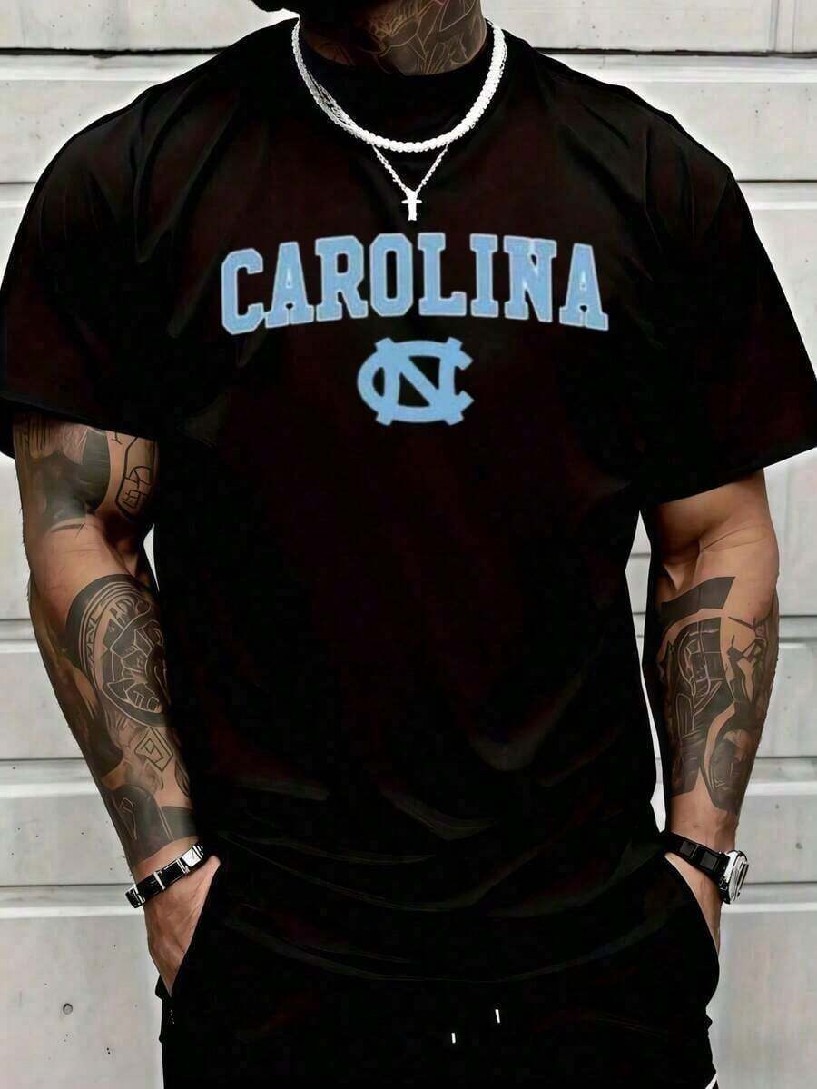 Blaues T-Shirt mit dem Schriftzug "CAROLINA" auf der Brust.Dieses T-Shirt mit Rundhalsausschnitt bietet einen klassisch-sportlichen Look. Reguläre Passform, Sommer-T-Shirt. - Schwarz - Übersicht 1