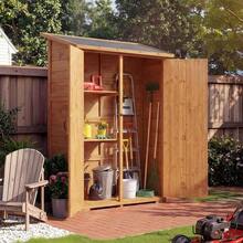 Cabinete de herramientas de jardín de madera con 2 estantes y puertas cerrables - armario de almacenamiento al aire libre impermeable con piso para patio, patio trasero, cubierta - Roble natural - Ver 6