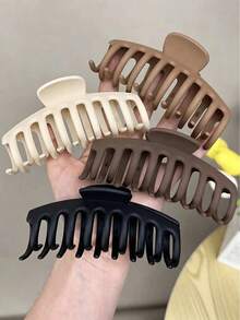 4pcs Solid Color Hair Claw Clips, Large Non-Slip Hollow Design, Suitable For Thick Hair, Women's Daily Casual Makeup Hair Accessories - Multicolor - View 3