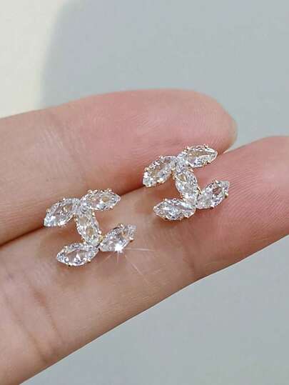 1 Pair Elegant Minimalist Luxury Copper Inlaid Cubic Zirconia Stud Earrings, Personalized Niche Design, Suitable For Women's Daily Wear, Parties, Banquets, Weddings, Also A Perfect Gift For Friends