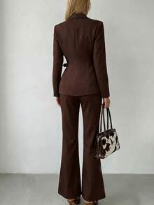 Bộ đồ nữ màu nâu, gồm áo blazer thắt eo và quần ống rộng, thích hợp cho các dịp công sở. - màu nâu - Xem 2