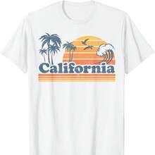 Camiseta California Vacation SunS1et Cute Cali 70s Vintage R Beach de 220 g, de algodón suave, para hombre y mujer. Confeccionada con un tejido premium, duradero y agradable al tacto, se adapta a todo tipo de cuerpo y es ideal para el uso diario. Prendas casuales, transpirables y ligeras, perfectas para combinar con conjuntos de otoño, ideales para el día a día, actividades al aire libre, viajes, vacaciones y fiestas temáticas durante todo el año. - Blanco - Ver 1