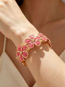 3 PIEZAS Pulseras de acero inoxidable para mujer con diseño minimalista de moda vintage elegante, forma de flor de plumeria/flor de cuatro hojas asimétrica, adecuadas para uso diario/fiesta/banquete nocturno/desplazamiento/té de la tarde/pueden ser un regalo festivo para seres queridos - Amarillo Oro - Ver 8