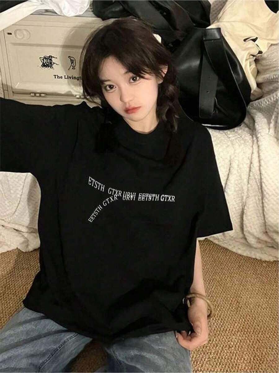 Women's Cotton Crew Neck T-Shirt With Print, Modern Unisex Black T-Shirt With Creative Print, Casual And Comfortable Urban Style, Ideal For Young People And Fashion Lovers, Sizes Available M And L, Basic Autumn-Winter Clothing. - 黑色 - 查看 1
