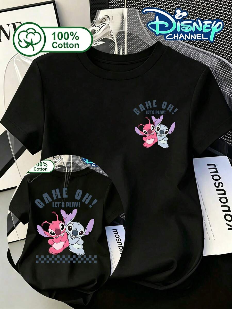 Disney Lilo & Stitch & Angie Double Print Women's T-Shirt, Summer Casual Short-Sleeve Top. The Front Features A Cute Chibi Version Of Stitch And Angie Together, Paired With The Curved "GAME ON! LET'S PLAY!" Lettering. The Back Enlarges To Show The Two Characters Interacting, With A Blue-Grey Checkerboard Print At The Bottom. Suitable For Daily Commutes, Disney Lovers, And Family Outings. The Breathable Cotton Fabric Is Comfortable And Not Stuffy. The Double Print Design Breaks The Monotony Of A Typical Outfit, Creating A Gentle Yet Energetic Everyday Style. A Versatile Item For Lilo & Stitch Fans. - màu đen - Xem 1