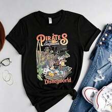 Disney Women's T-Shirt  1PC Licensed "Vintage PiratesoftheCaribbean Mickey & Friends" Cartoon Printed Oversized T‑Shirt, Short Sleeve Tee For Disney Travel, Vacations & Theme Parks. 2026 New Style, Ideal For Family Outings & Matching Outfits, Unisex For All Ages. High‑Quality Cotton Fabric, Soft & Breathable. Retro Pirate Ship Treasure Scene Print Design, The Best Gift For Disney Fans & Pirate‑Theme Vacation Lovers. - màu đen - Xem 6