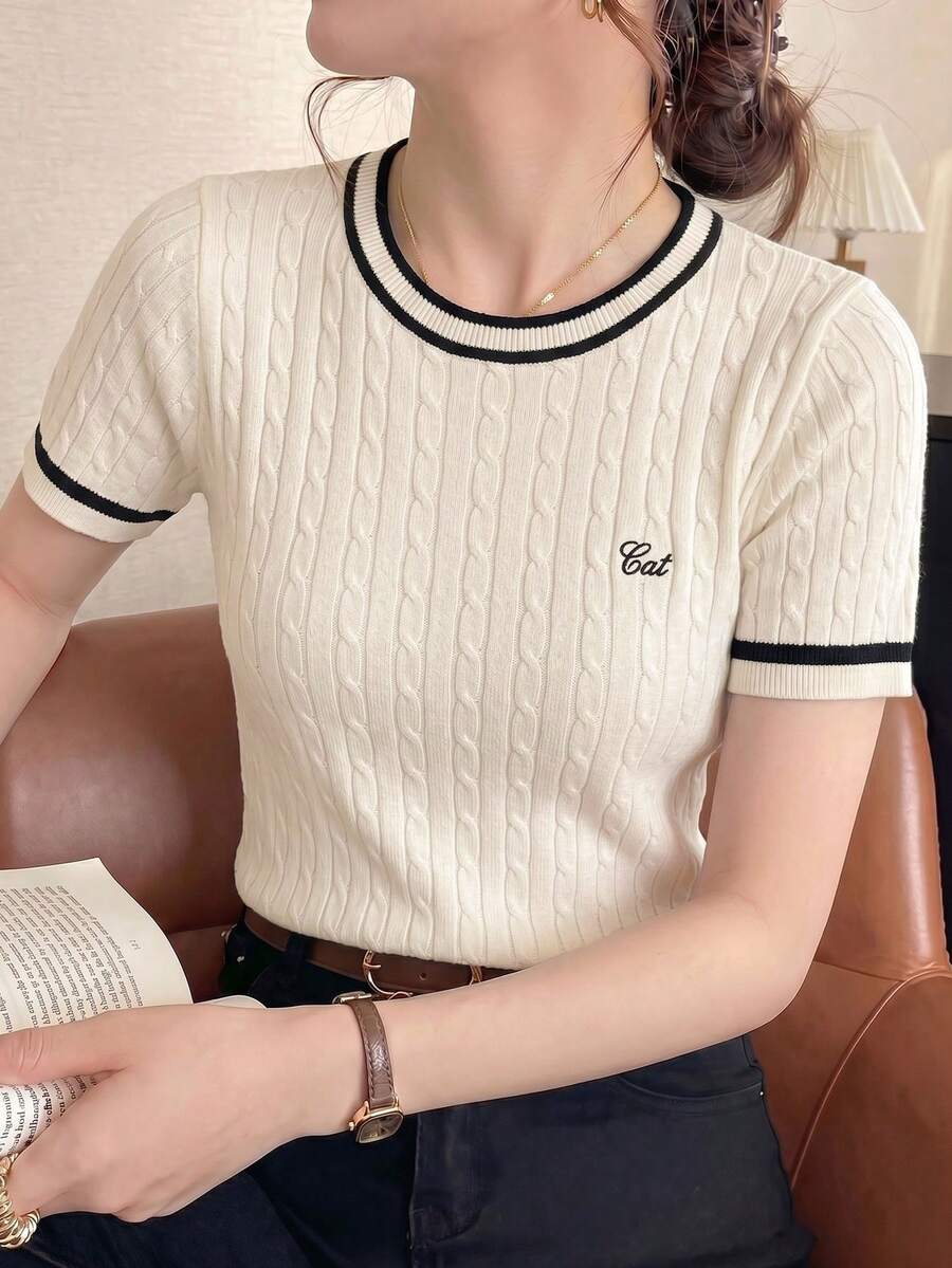 夏季女士复古绞花针织T恤,圆领短袖撞色滚边刺绣猫咪字母修身白色针织上衣,休闲Y2K街头风,适合度假、海滩、音乐节、婚礼季、嘉年华等场合。 - 杏色 - 查看 1