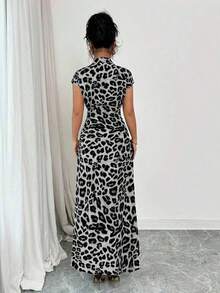 Vestido abotonado de manga corta con cuello, cintura ceñida y estampado de leopardo elegante para mujer - Gris - Ver 2
