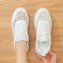 2026 New Spring/Summer Floral Lace Hollow Women's Casual Sneakers, Lightweight Breathable Sporty Shoes,Fashion Skateboard ShoesSoft Sole Running Shoes - 品質白 - 查看 2