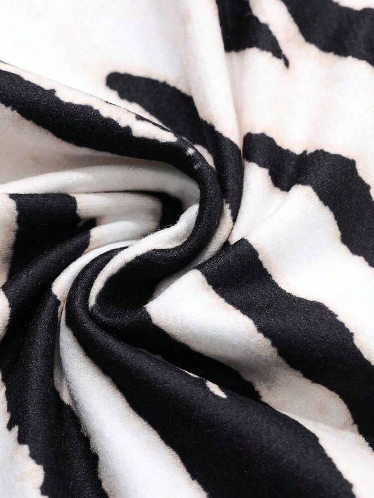 Camiseta ajustada de mujer de cuello de pico, azul marino sólido, ropa de primavera/verano/otoño, top de mujer de manga larga con hombros descubiertos - Blanco y Negro - Añade 7