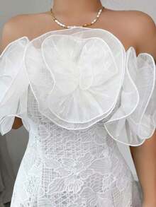Vestido corto elegante para mujer con decoración de flores 3D en el escote - Blanco - Ver 3