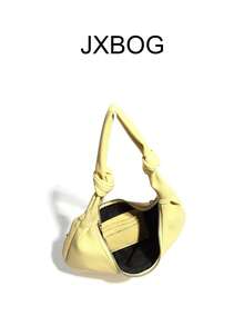 Tas Minimalis Warna Kuning Bentuk Bulan Sabit, Tas Komuter dengan Dekorasi Rivet Emas, Tas Bahu dengan Tali Simpul Rivet Emas, Tas Selempang Kulit Lembut Warna Kuning untuk Perjalanan Sehari-hari - Kuning - View 7