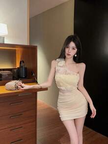 An Elegant And Sophisticated Halter-Neck Women's Dress With An Open Back. Perfect For Summer. The Slim Silhouette Offers Excellent Figure-Flattering Effects. An Ideal Dress For Summer. - Apricot - View 3