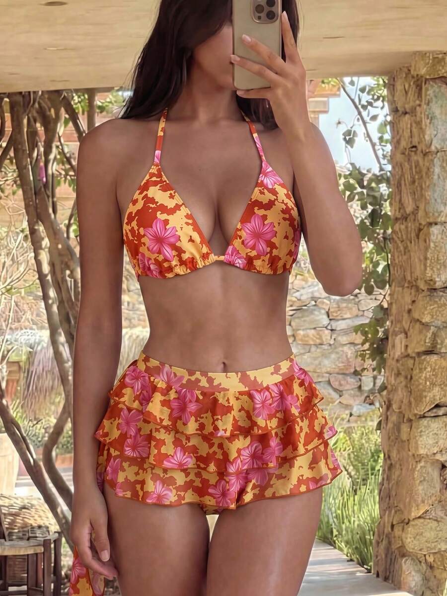 女士春夏秋季波西米亚碎花露背系带比基尼套装，搭配多层裙摆，适合海滩、度假村、假期穿着