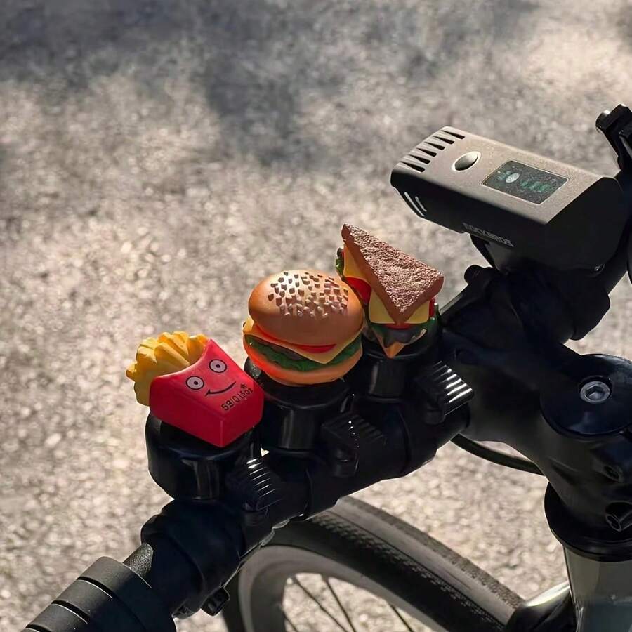 Estos dos divertidos timbres de bicicleta de dibujos animados son adecuados para bicicletas de montaña, patinetes y motocicletas. Estos divertidos accesorios de ciclismo son perfectos para ir al trabajo, viajes por carretera y ciclismo al aire libre. Son artículos esenciales para el día a día y imprescindibles para la vuelta al colegio. - Ver 1