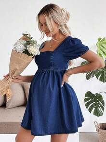 Vestido corto de maternidad de mezclilla azul con mangas de pétalo - Azul lavado oscuro - Ver 2