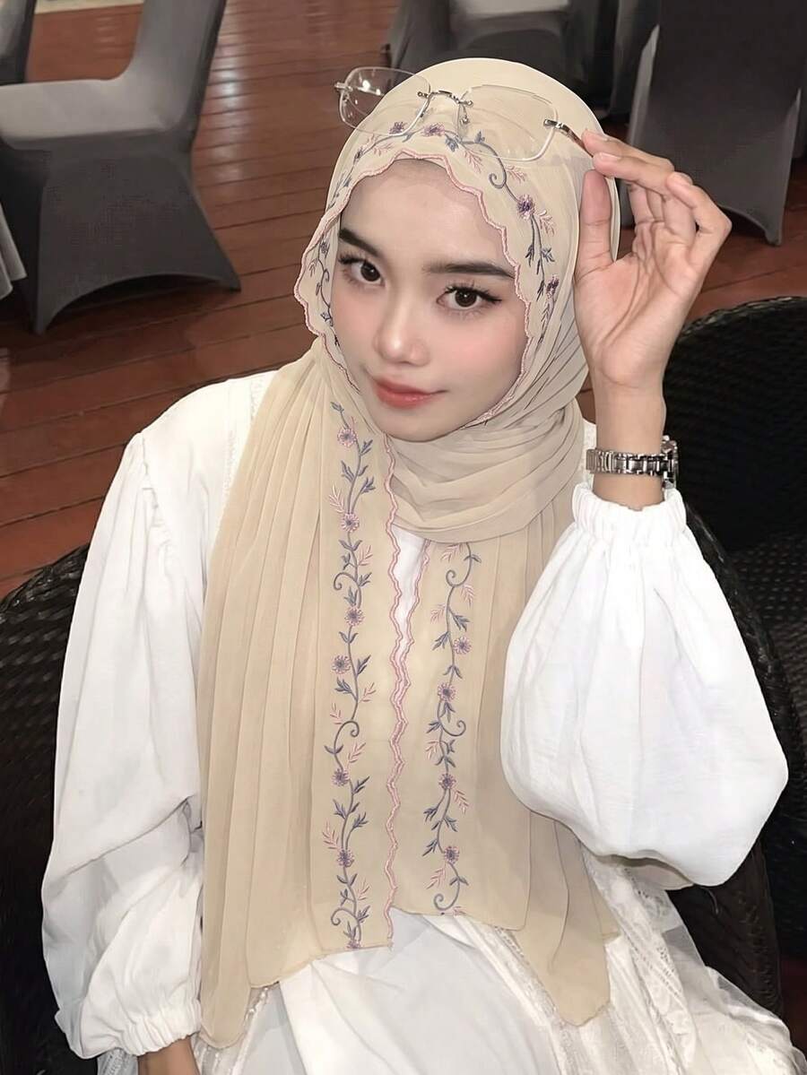 1 pièce Foulard long en mousseline brodé pour femmes, foulard doux, respirant, confortable et polyvalent, broderie de vigne, ourlet en forme d'éventail exquis, foulard léger, respirant et doux, convient pour les fêtes, les voyages, la photographie et d'autres occasions, toutes saisons - Multicolore - Voir 1