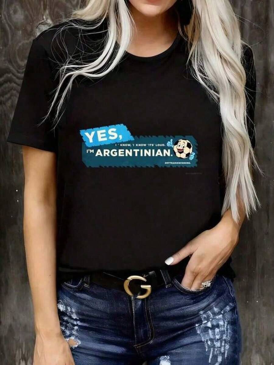 Camiseta Premium con Temática de la Copa Mundial 2026 - Camiseta de Argentina para la Copa Mundial 2026 - "Sí, sé que es ruidoso, soy argentino" - Camiseta para Fanáticos del Fútbol Argentino, 100% Algodón Puro, Divertida, Estampada, de Cuello Redondo y Manga Corta para Mujer, Adecuada para: Eventos Deportivos/Fiestas Navideñas/Salidas/Deportes y Otros Regalos Navideños. Camiseta Suave para Mujer. - Negro - Ver 1