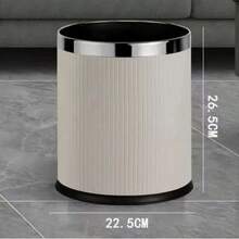 Thùng rác tròn, lớp ngoài làm bằng da PU, lớp trong làm bằng kim loại, có dung tích 10 lít và 14 lít, rất phù hợp để sử dụng trong nhà, văn phòng và phòng tắm. - Nhiều màu - Xem 3