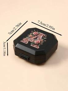 復古粉紅玫瑰城堡字母A-Z圖案，便攜式藥盒，6格膠囊收納盒，旅行藥盒，藥盒，迷你藥盒（不含Q/Ux），6格藥丸管理盒，旅行藥丸防潮與維生素容器分發管理盒，旅行家庭露營，戶外健行與狩獵，藥盒，藥丸容器，醫療袋，旅行配件，宿舍必需品，母親節禮物，教師節禮物，假期旅行必需品 - 彩色 - 查看 11