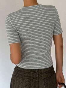 Camiseta ajustada de mujer de cuello redondo y manga corta con abertura delantera - Gris - Ver 5