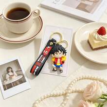 Miniso شكل ثلاثي الأبعاد ل- لوفي من أنمي ون بيس في وضعية القتال، سلسلة مفاتيح بلون أسود مطفي مع سلسلة رقبة، إكسسوار داخلي أنيق لمرآة السيارة الخلفية، تميمة حقيبة فاخرة للحقيبة الظهر أو الحقيبة اليدوية، ديكور مكتبي بسيط - النمط 1 - مشاهدة 6