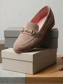 Women's Comfortable Square Moccasin Shoe, Inexpensive, With Gold Embellishment, For Work, Casual, Or Luxury. - 裸體 - 查看 5
