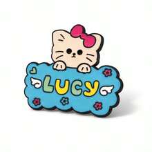 LUCY 貓咪字母胸針，可愛小貓配粉色蝴蝶結琺瑯針，甜美翻領針，適合日常穿搭 - 彩色 - 查看 5