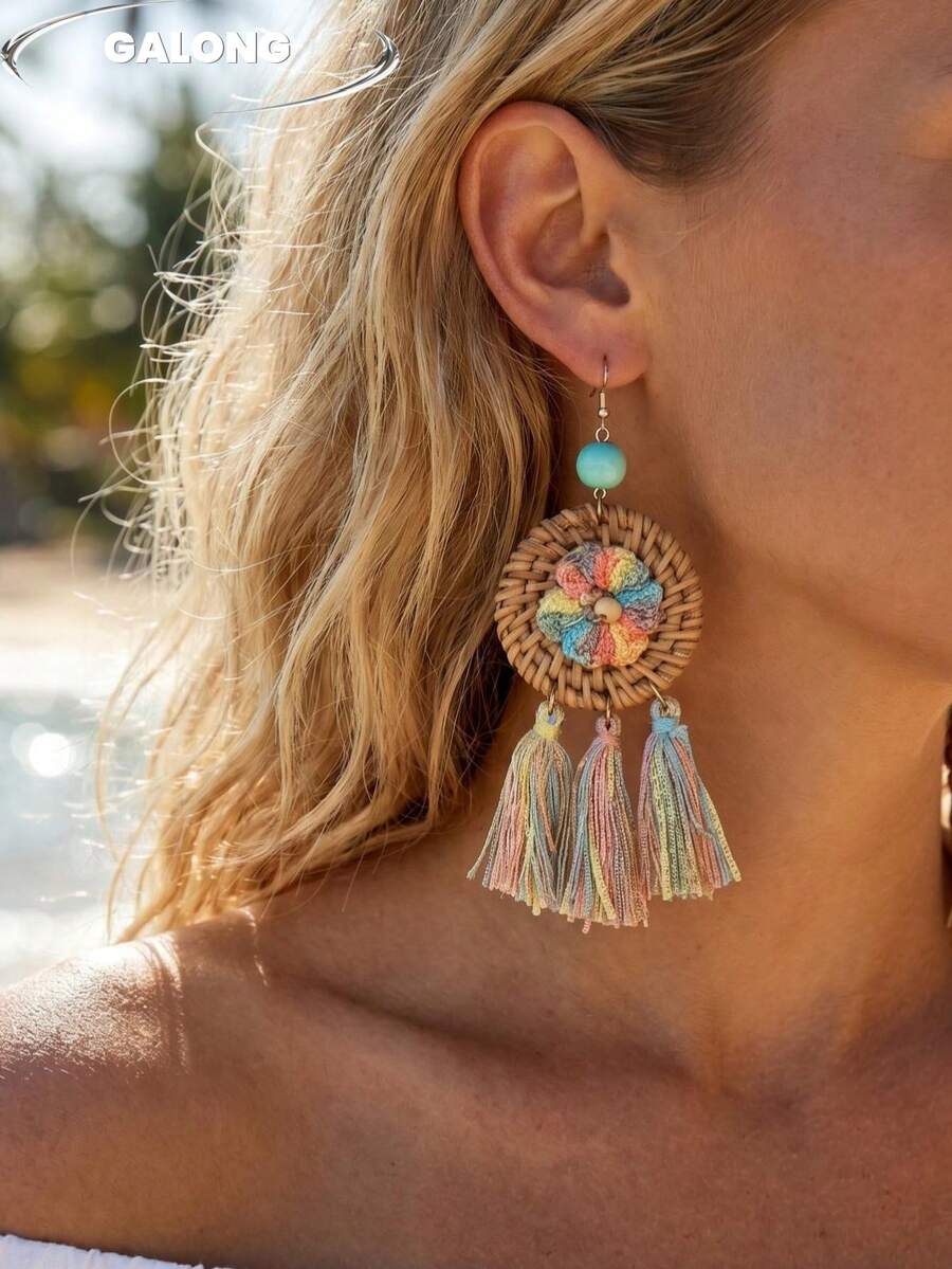 Khuyên tai tua rua bằng rơm thủ công | Khuyên tai hình hoa móc len nhiều màu sắc | Phụ kiện phong cách Bohemian đi biển dành cho nữ - Nhiều màu - Xem 1