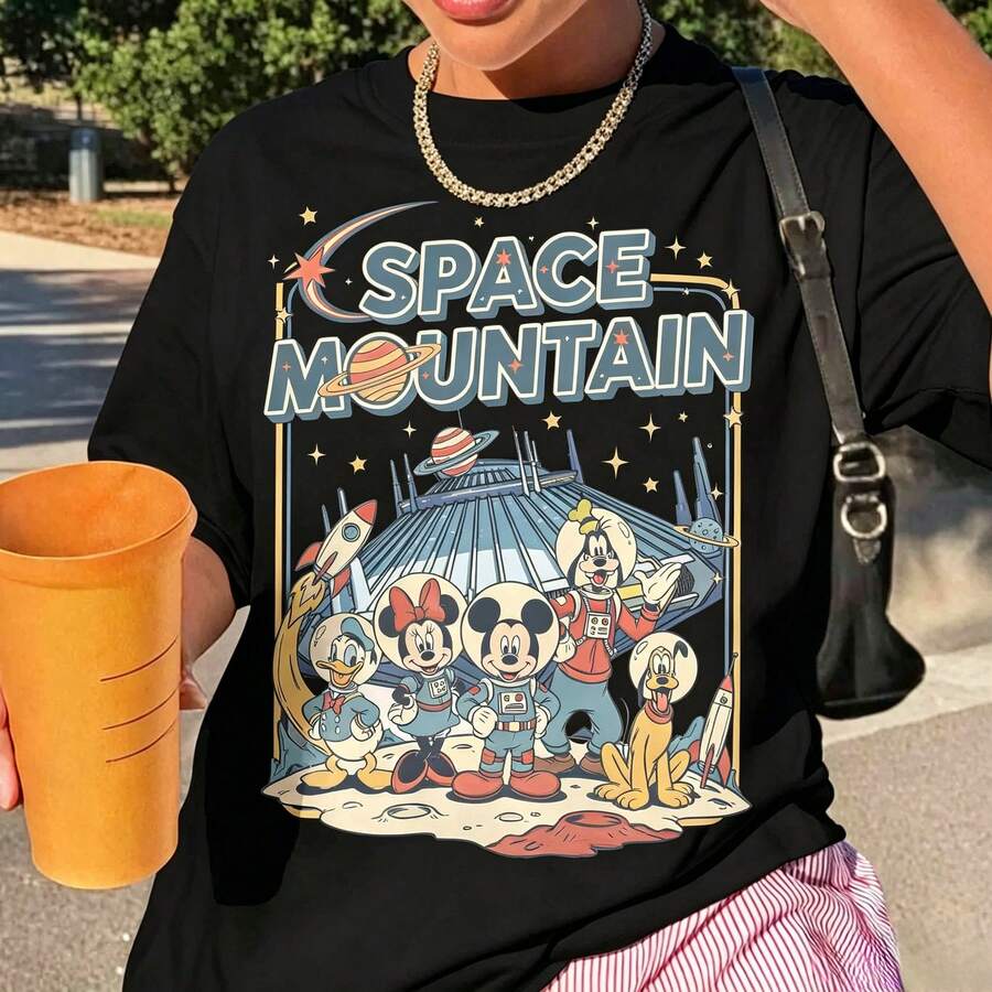 Disney Women's And Men's T-Shirts Retro Astronaut Mickey And Friends Space Mountain Printed Oversized T-Shirts, 100% Cotton Retro Short-Sleeved Casual Shirts, And Graphic Printing T-Shirts For  Travel Matching Outfits - màu đen - Xem 1