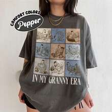 'In My Grandma's Era' T-Shirt, 'Grandma Core' Graphic T-Shirt, Floral Chicken T-Shirt, Gifts For Grandmothers, Mother's Day T-Shirt - 深灰色 - 查看 1
