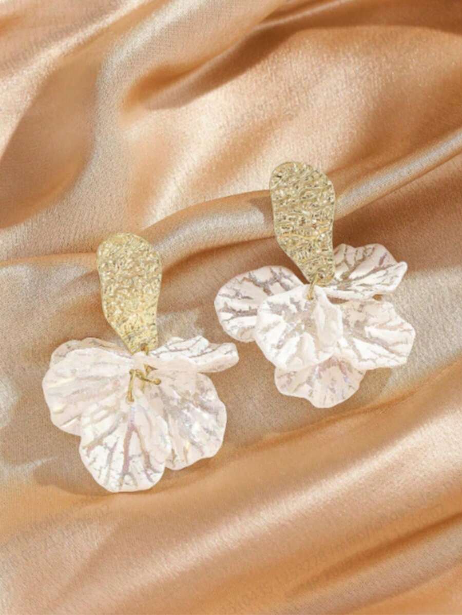 1 Pair White Resin Leaf Dangle Earrings, Party Wear Gift For Women, Mother's Day Holiday Gift - Multicolor - View 1