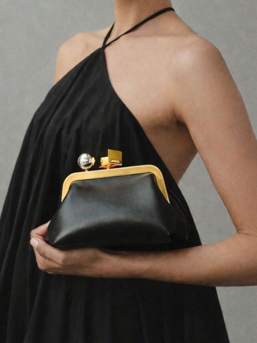 Pochette piccola con clip in metallo, tracolla regolabile, dimensioni compatte per l'uso quotidiano. - nero - Visualizzare 1