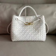 Bolso tote tejido blanco