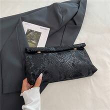 Bolso de mano moderno y versátil para mujer, estilo casual elegante con un toque de alta gama, bolso de hombro estiloso ideal para ir de compras, bolso tipo sobre de textura mate de alta gama, novedad de otoño 2026, bolso de mano elegante y a la moda para mujer. - Negro - Ver 2