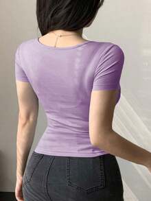 Parte superior corta ajustada con cuello en V y dobladillo retorcido de manga corta para salir, para mujeres - Púrpura malva - Ver 4